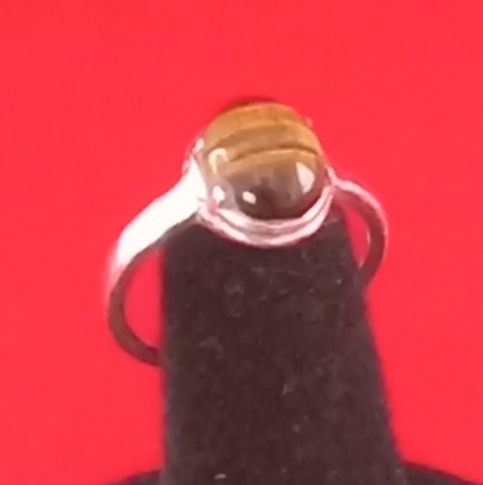 925 Sterling Silver ring with Tiger Eye cab
